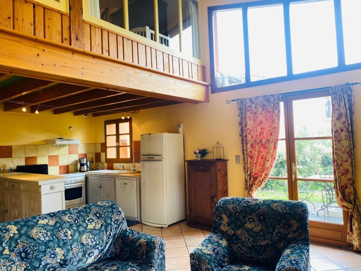 Gite Elevage De La Terrasserie Escoutoux Екстериор снимка