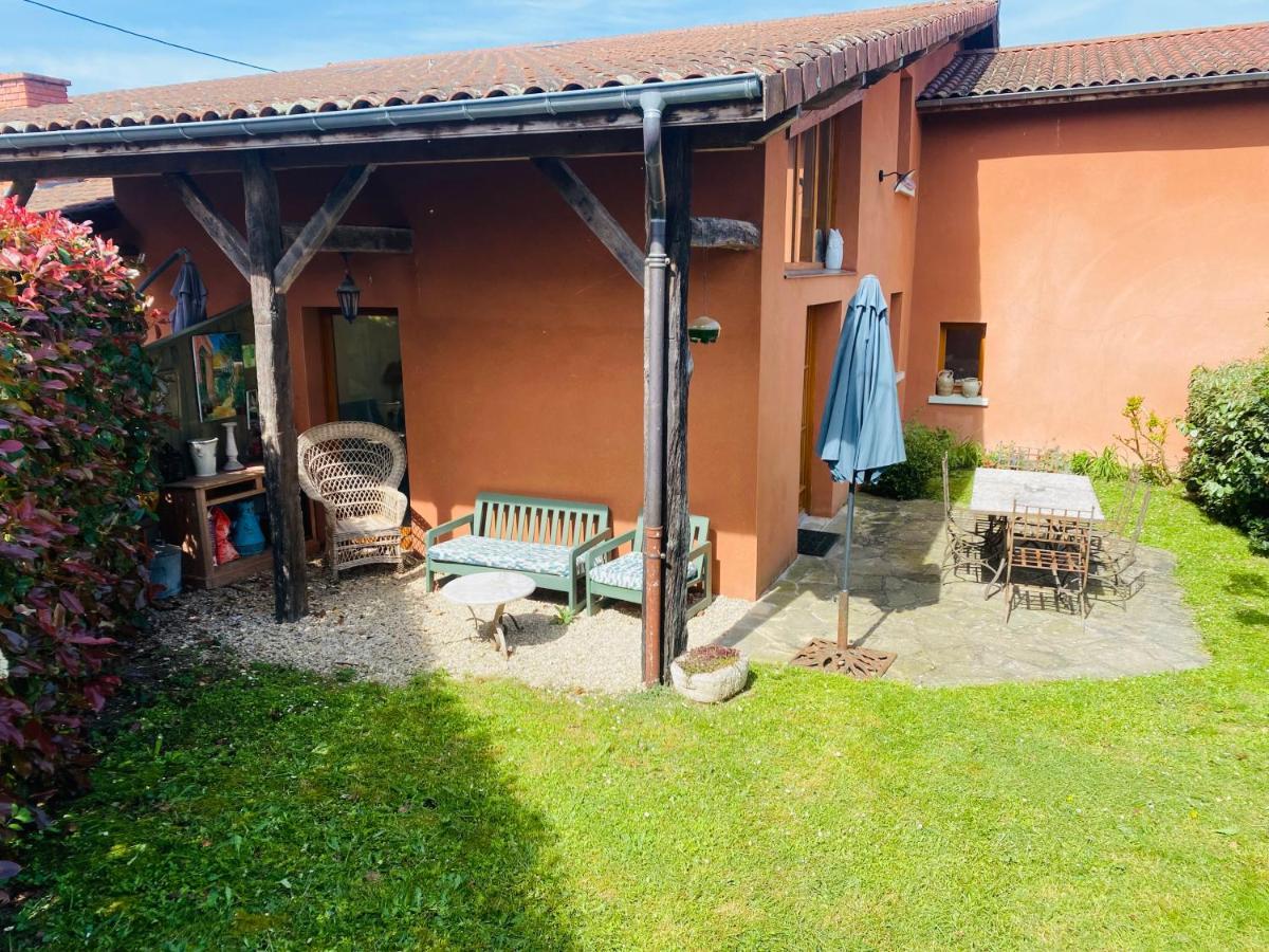 Gite Elevage De La Terrasserie Escoutoux Екстериор снимка