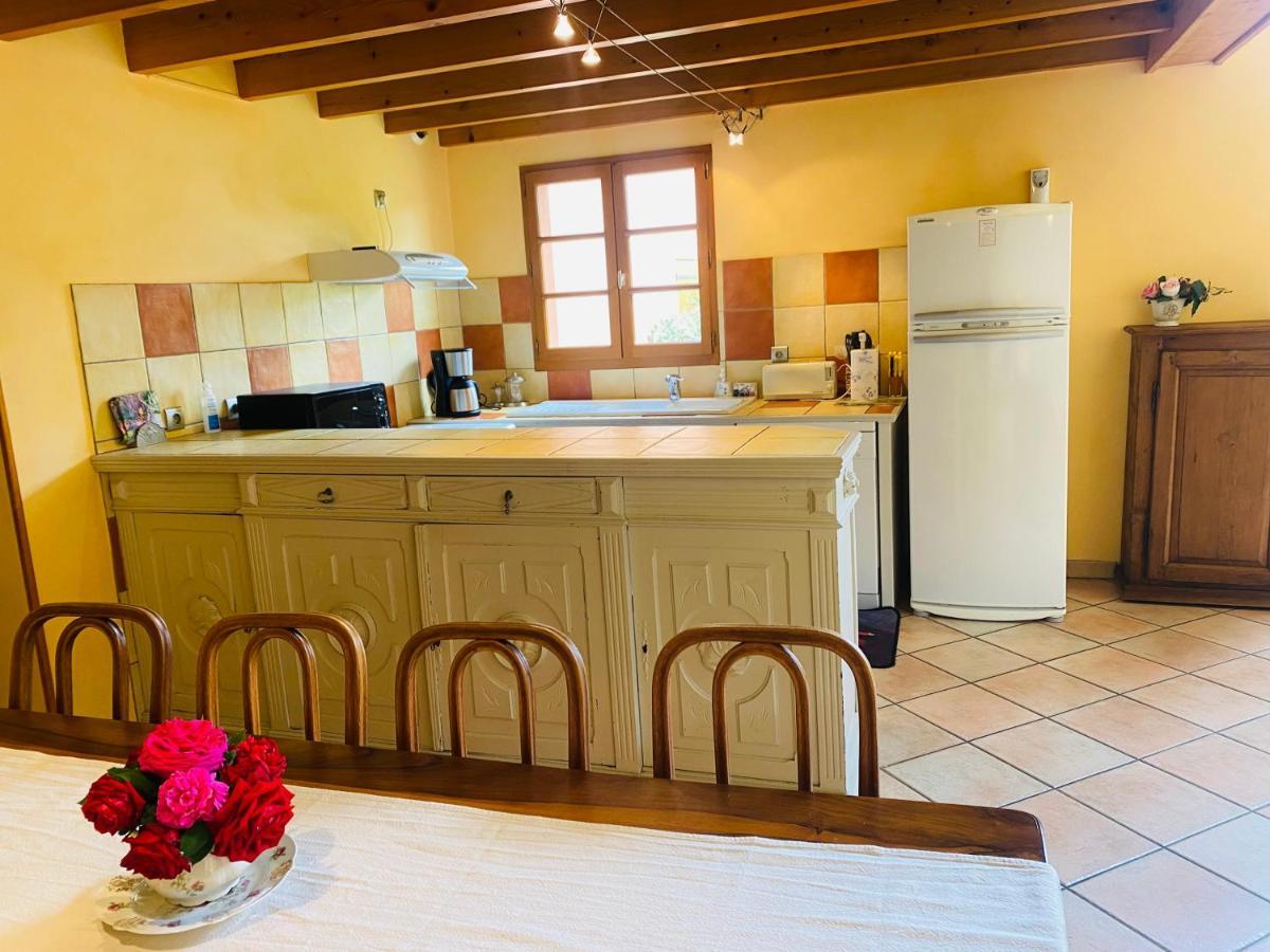 Gite Elevage De La Terrasserie Escoutoux Екстериор снимка
